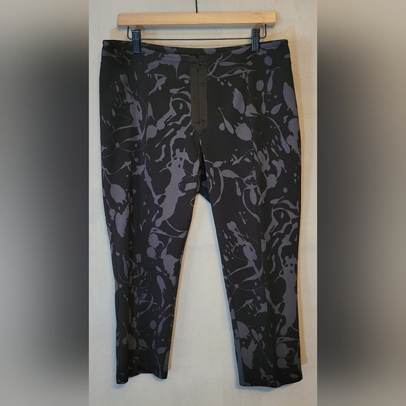 Bisou Bisou Black and Gray Print Cropped Pants. Size 12 - Picture 1 of 5
